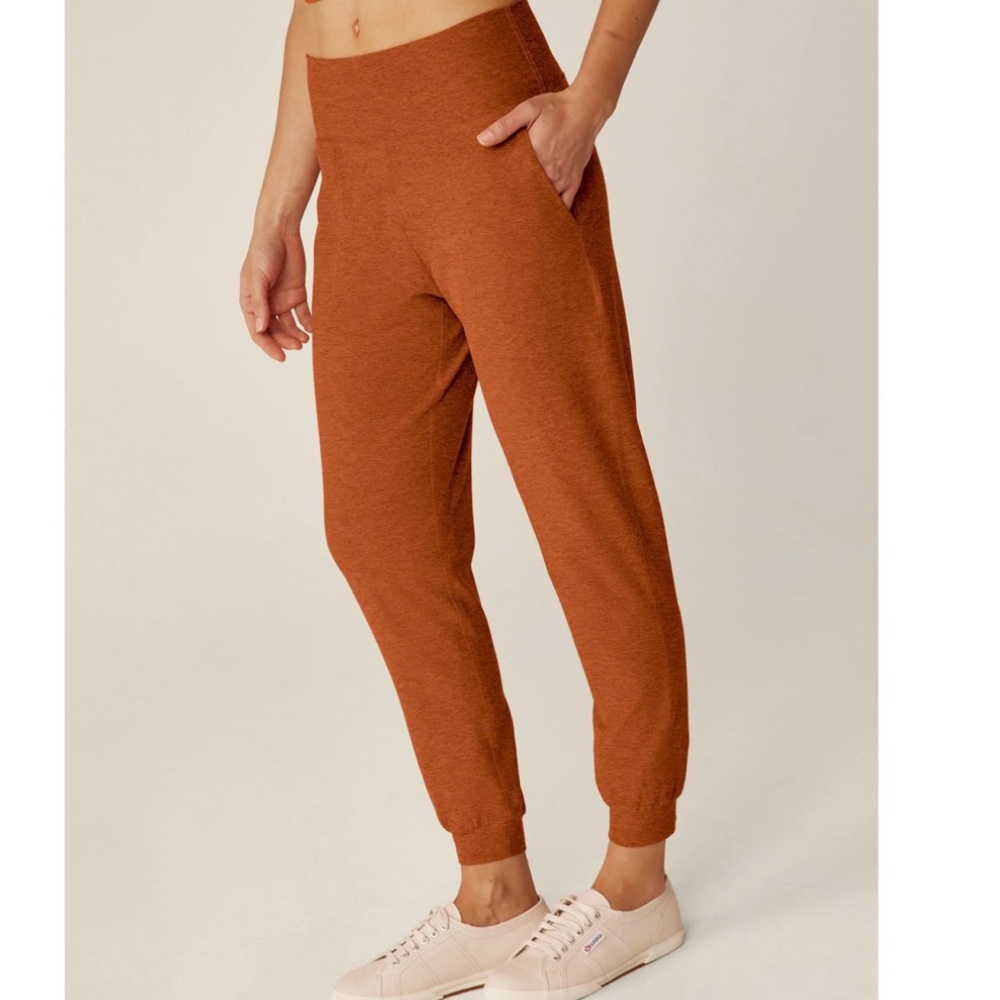 Beyond Yoga spacedye midi jogger